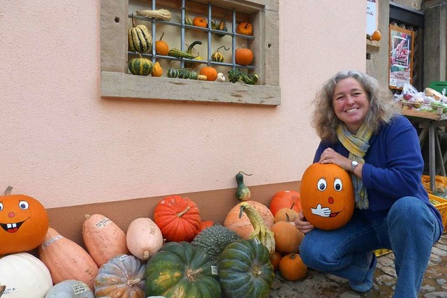 Sonja Kiefer hat die Krbisse zu ihrem Hobby gemacht.  | Foto: Andrea Gallien