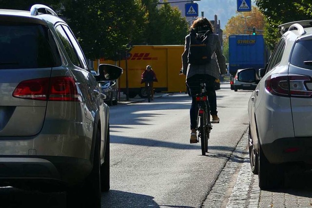 Fr Radfahrer kann es in der Stadt eng und damit auch gefhrlich werden.  | Foto: Verena Pichler