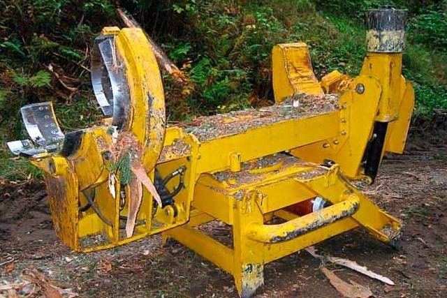 Die gestohlene Entastungsmaschine ist ...d 1,35 Tonnen schwer (Vergleichsbild).  | Foto: Privat