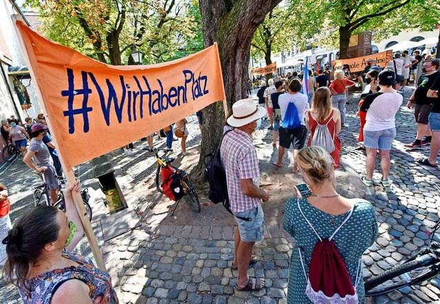 Die Bereitschaft zur Aufnahme von Flc...tration auf dem Rathausplatz bekundet.  | Foto: Michael Bamberger