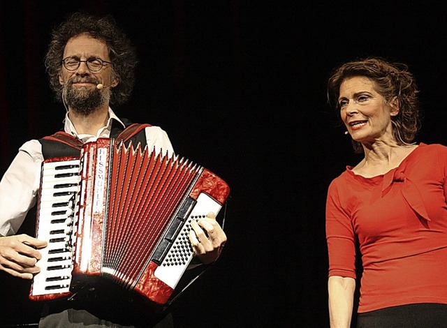 Clemens Maria Kitschen und Madeleine S...robleme kabarettistisch auf den Punkt.  | Foto: Christiane Franz