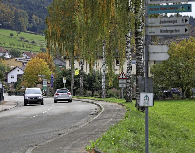 Auch dieser Gehsteigabschnitt an der D...tstrae wird am Ende neu gepflastert.   | Foto: Christoph Breithaupt