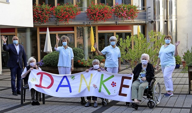 Ein groes Dankeschn sagten Bewohner ...hrend der Corona- Pandemie bedanken.   | Foto: Privat