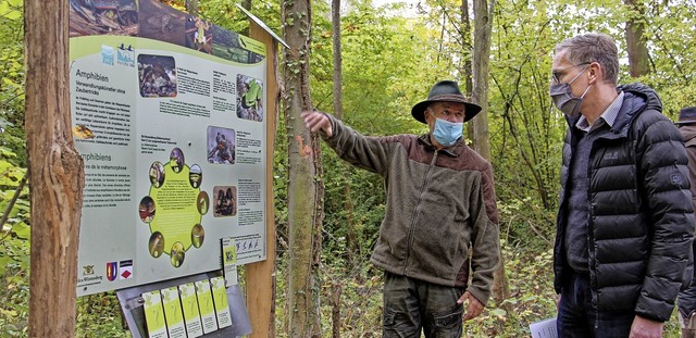 Einweihung des neugestalteten Naturleh...r neuen Tafeln entlang des Lehrpfads.   | Foto: Ruth Seitz-Wendel