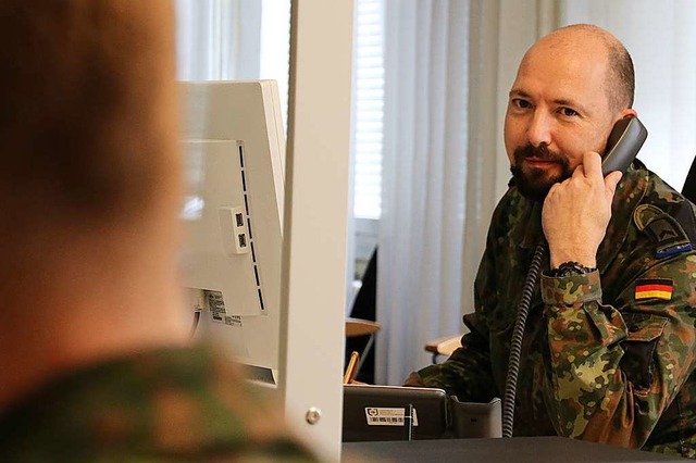 Feldwebel Thomas Hintz untersttzt das... Landkreises Breisgau-Hochschwarzwald.  | Foto: Markus Bayer