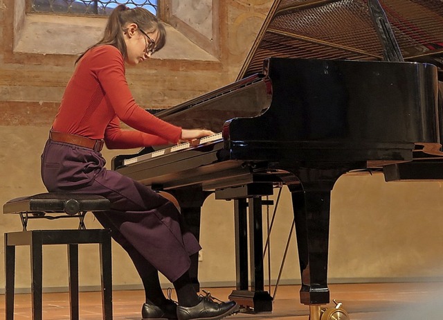 Mit ihrem Vortrag einer Chopin-Ballade begeisterte Joana Lang am Flgel.  | Foto: Beatrice Ehrlich