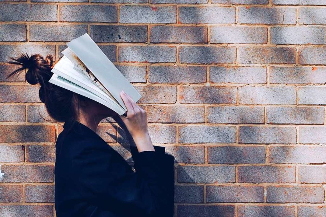 Nicht verzagen! Wir helfen dir, einen tollen Start ins Unileben zu haben!  | Foto: Siora Photography (unsplash.com)