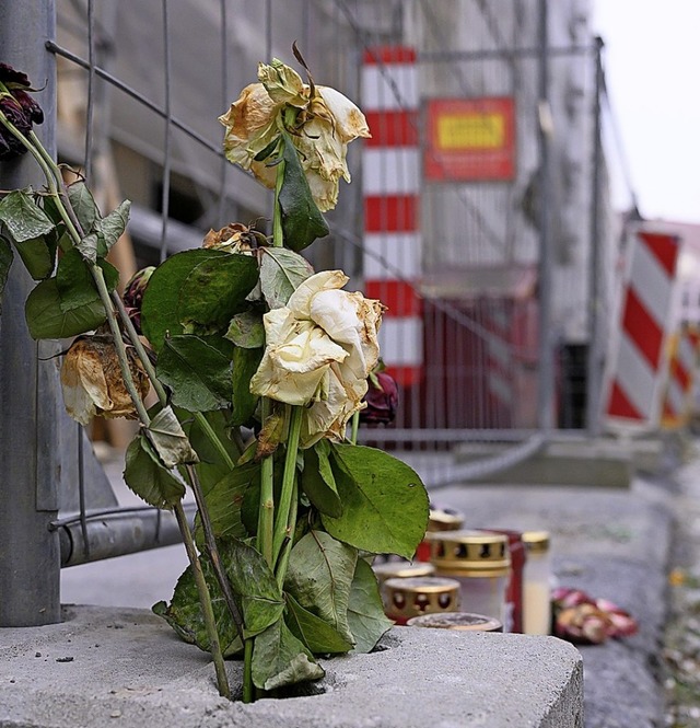 Gedenken am Ort der Messerattacke in Dresden  | Foto: Sebastian Kahnert (dpa)
