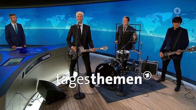 Die Mitglieder der Rockgruppe Die rzt...ichtensendung &quot;Tagesthemen&quot;.  | Foto: Screenshot (dpa)