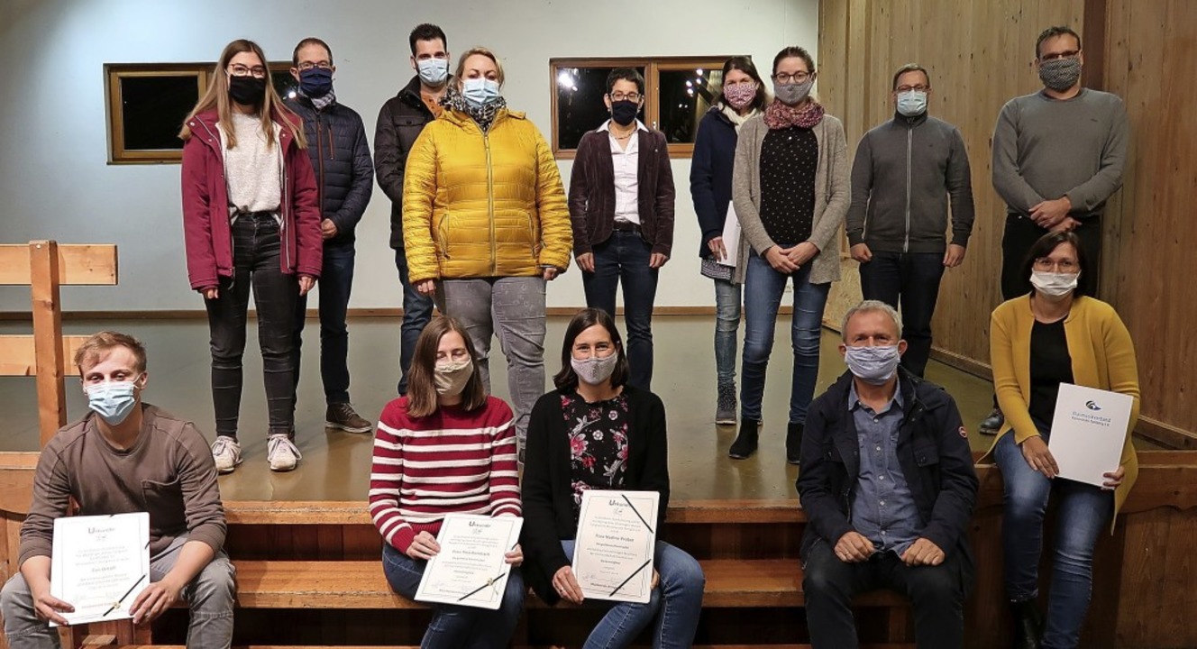 Der  neue Vorstand des Ihringer Musikv... zusammen mit den geehrten Mitgliedern  | Foto: Christine Weirich
