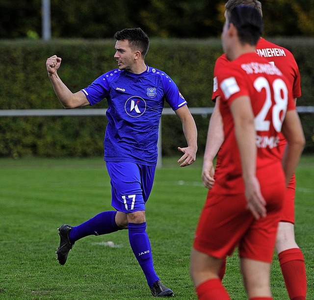 Einen Hattrick erzielte Ferdinand Weid...n der Partie gegen den SV Schmieheim.   | Foto: Bettina Schaller