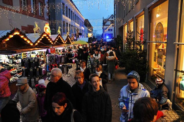Einen Weihnachtsmarkt mit drangvoller ...st &#8222;adventliche Stimmung.&#8220;  | Foto: Helmut Seller