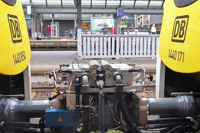 Komplexe Technik: zwei gekuppelte  Elektrotriebwagen auf der Breisgau-S-Bahn.   | Foto: Manfred Frietsch
