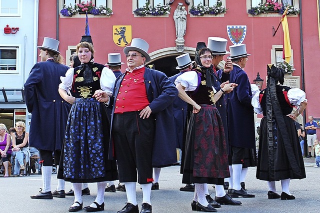 Die Trachtengruppe, hier bei einem Auf...n der Kulturnacht, will sich auflsen.  | Foto: Christa Maier