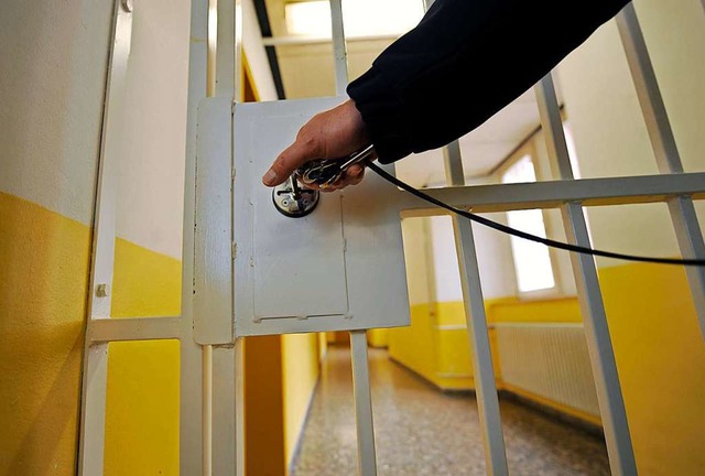 Den beiden Angeklagten drohen lebenslange Haftstrafen.  | Foto: Uwe Zucchi
