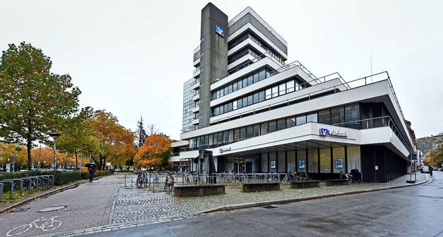 Noch nutzt die Volksbank Freiburg das ...ie Lebenszeit des Gebudes verlngern.  | Foto: Michael Bamberger