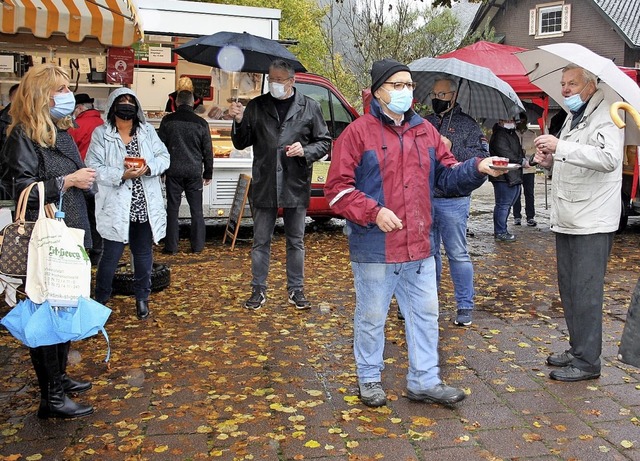 Offiziell verabschiedet wurden die Hn...ine Runde selbstgemachten Kirschlikr.  | Foto: Andreas Bhm