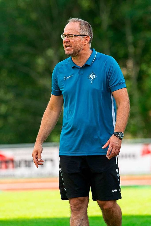 Der Kreis hat sich geschlossen: Fr de...den Blauen als Trainer zurckgekommen.  | Foto: Wolfgang Scheu