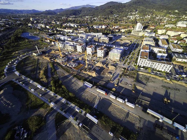 Am Gterbahnhofareal sollten ursprnglich mehr Gewerbeflchen entstehen.  | Foto: Michael Saurer