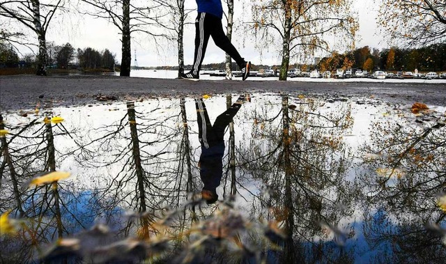 Ein gesunder Lebensstil beugt Herzproblemen vor.  | Foto: Vesa Moilanen (dpa)