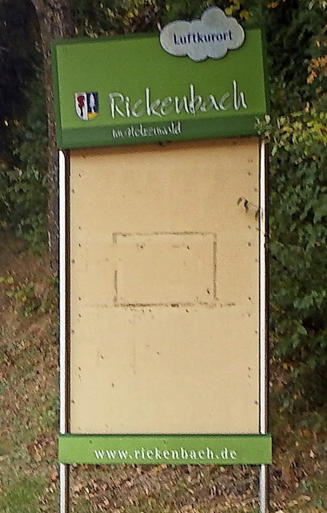 Leere Infotafel am Ortseingang von Rickenbach  | Foto: Wolfgang Adam