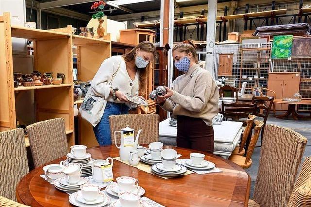 In Freiburgs Second-Hand-Kaufhusern fhren mehr Spenden zu lngeren Wartezeiten