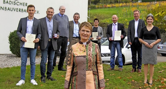 Staatssekretrin Friedlinde Gurr-Hirsc...ie Badische Weinknigin Sina Erdrich.   | Foto: Badischer Weinbauverband