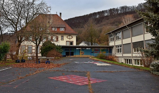 Die Alte Schule  und das gesamte Geln...ben, fordert der Ortschaftsrat Herten.  | Foto: Heinz und Monika Vollmar