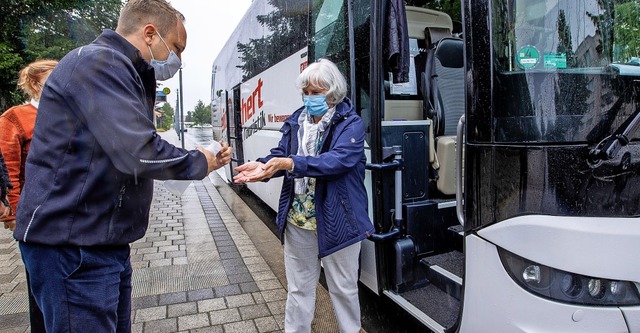 Hygienemanahmen wie das desinfizieren... der Veranstalter stehen. (Symbolbild)  | Foto: Jens Bttner