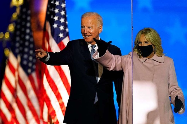 Joe und Jill Biden am Wahlabend in Delaware.  | Foto: Andrew Harnik (dpa)