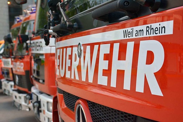 Die Feuerwehr ist im Einsatz, nachdem ...haden an einer Gasleitung gegeben hat.  | Foto: Hannes Lauber