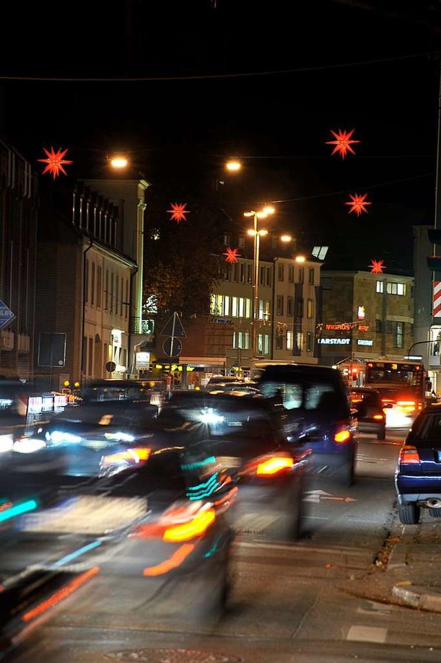 Schon seit Jahren sorgt die IG Habsbur...e fr weihnachtlichen Sternenschmuck.  | Foto: Thomas Kunz