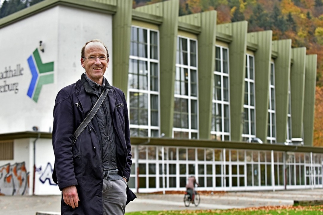 Eckhard Hollweg ist froh, dass die Mus...er Stadthalle erstmal eine Bleibe hat.  | Foto: Michael Bamberger