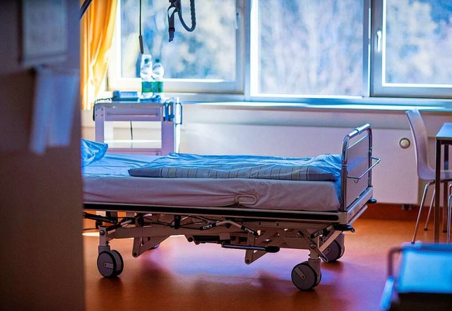 Die Zahl der steigenden Corona-Infekti... mehr in den Krankenhusern bemerkbar.  | Foto: Jens Bttner (dpa)