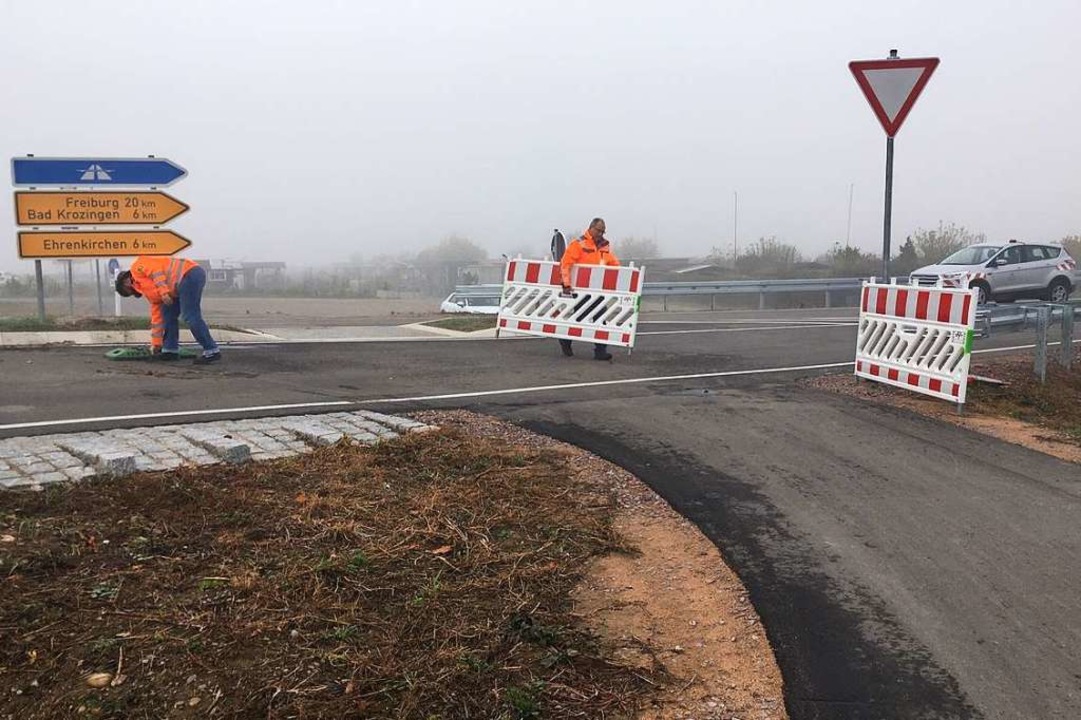 Projektleiter Rainer Dellenbach vom Re...die letzten Absperrungen  aus dem Weg.  | Foto: Laetitia Whler