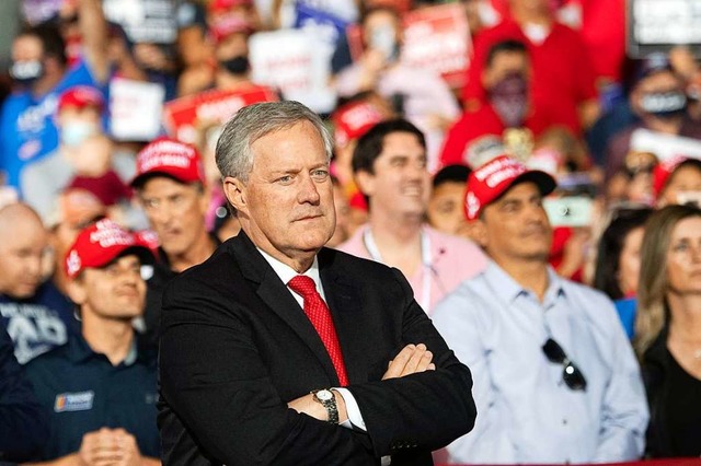 Mark Meadows, Stabschef im Weien Haus...h mit dem Coronavirus infiziert haben.  | Foto: SAUL LOEB (AFP)