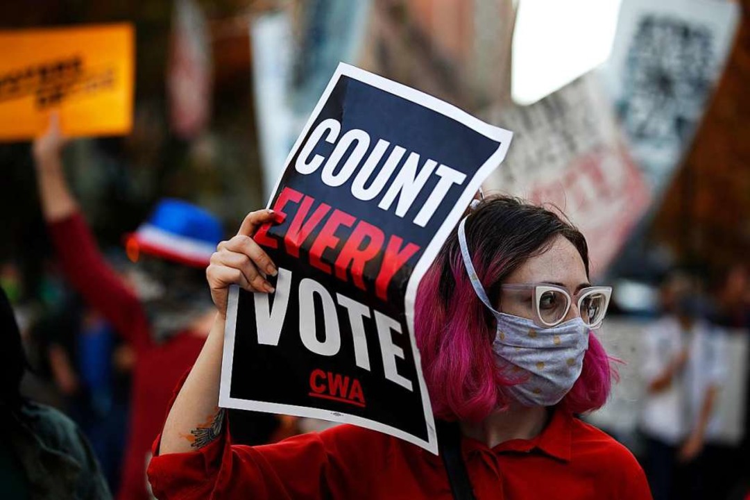 Eine Lehre aus der US-Wahl: jede Stimme zählt.  | Foto: Rebecca Blackwell (dpa)