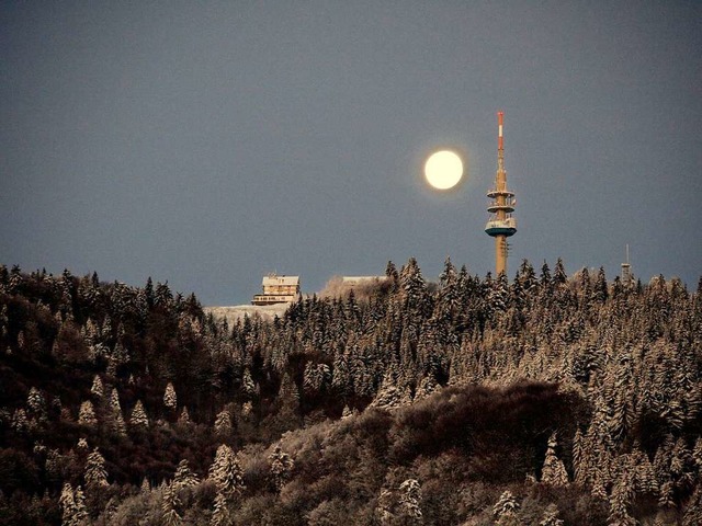 Vollmond am Blauen  | Foto: Diether Grosse