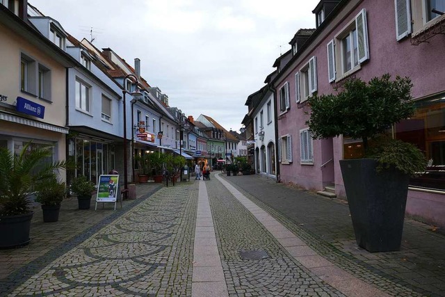 Die leere Breisacher Fugngerzone in Coronazeiten.  | Foto: Gerold Zink