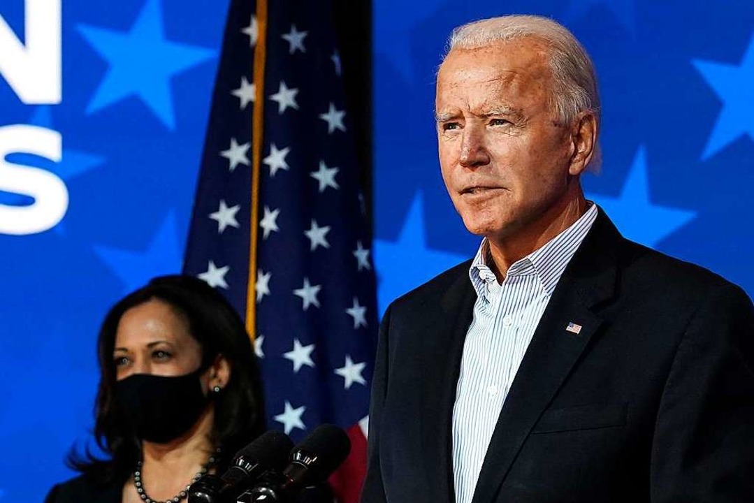 Joe Biden und Kamala Harris am Donnerstag in Wilmington, Delaware.  | Foto: Carolyn Kaster (dpa)