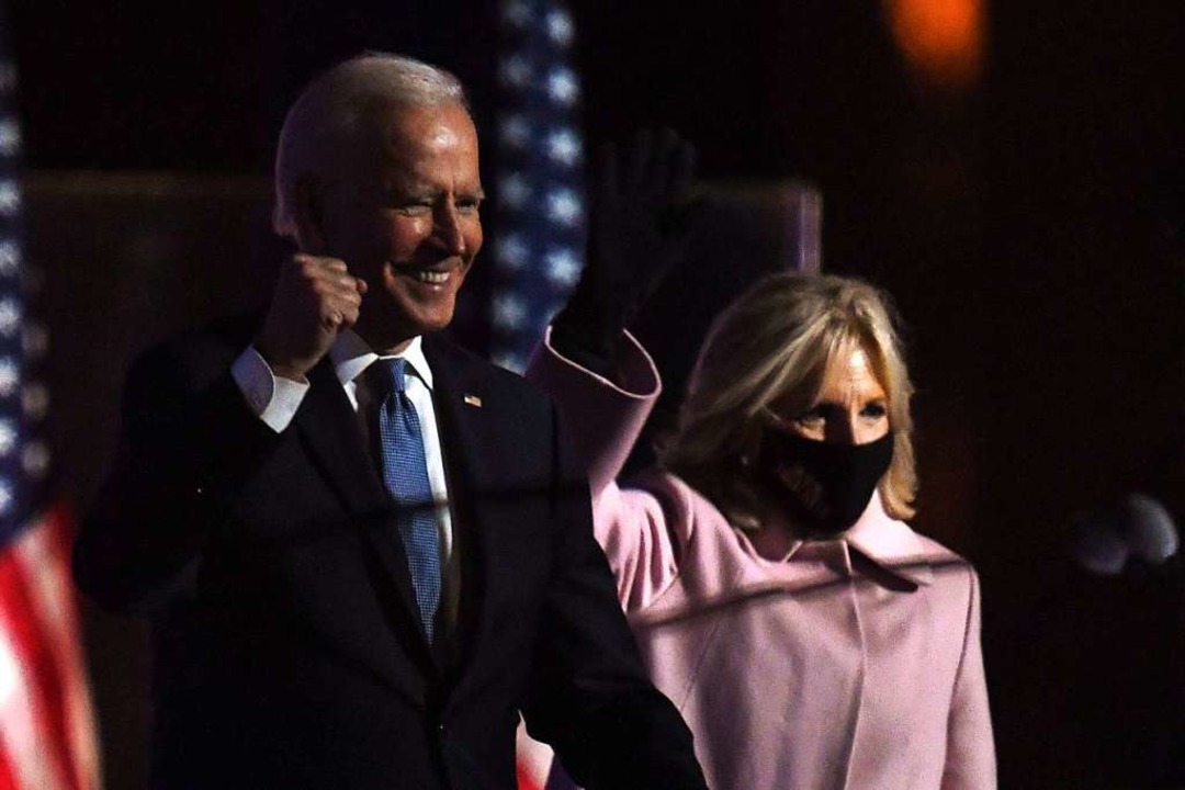 Joe Biden und seine Frau Jill am Dienstagabend in Wilmington  | Foto: ROBERTO SCHMIDT (AFP)