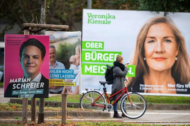 Plakate fr den Wahlkampf fr die Stut...Kandidatinnen und Kandidaten zur Wahl.  | Foto: Sebastian Gollnow (dpa)