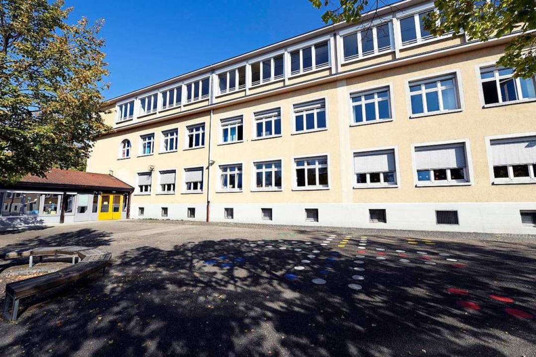 Seit 1963 ist die Schule in Betzenhaus...chriftsteller Georg Hauptmann benannt.  | Foto: Thomas Kunz