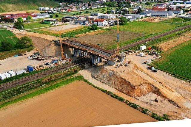 Kleinfeldele-Brücke in Auggen soll ab Ende Februar befahrbar sein