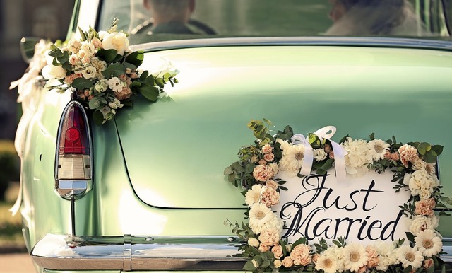 Standesamtliches Heiraten hat in Bonnd...eichnet  bislang die Rathausstatistik.  | Foto: Africa Studio  (stock.adobe.com)