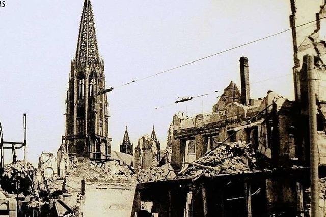 Ein Film zeigt Bewegtbild aus der Freiburger Bombennacht von 1944