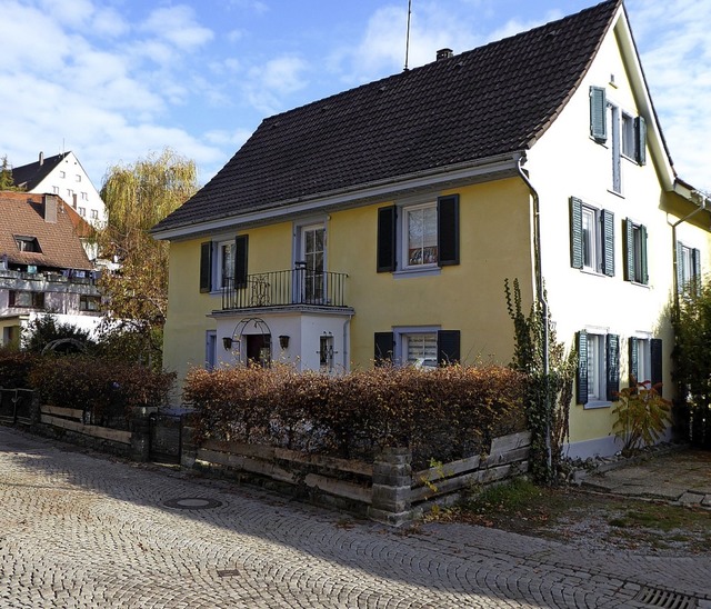 Das Haus Schurthplatz 4, bekannt als f...em viergeschossigen Wohnhaus weichen.   | Foto: Peter Stellmach