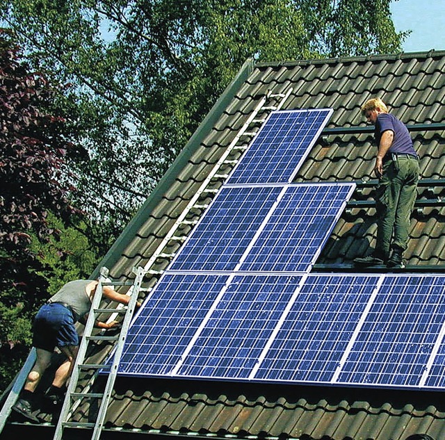 Wie geht es mit solchen kleinen Solaranlagen weiter?  | Foto: djd/Bundesverband der Deutschen Ziegelindustrie