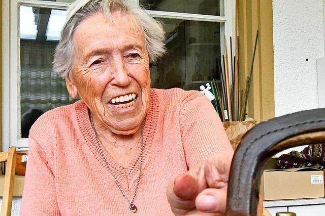 Eine 89-Jhrige arbeitet seit 70 Jahren als Hebamme