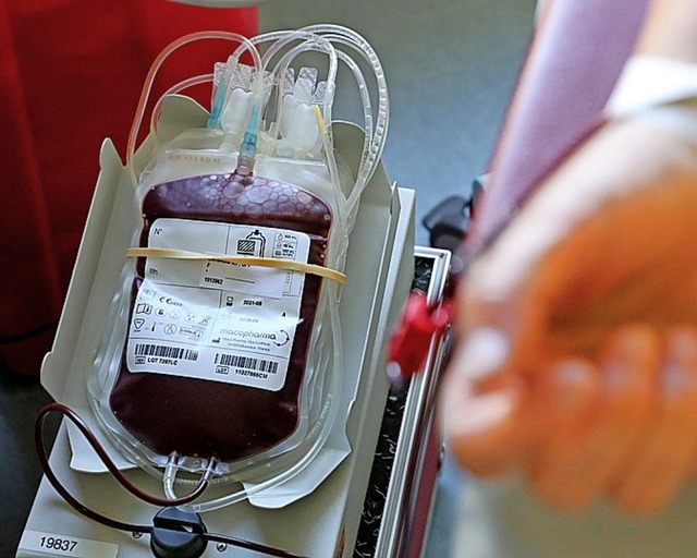 Blutspenden retten Leben.  | Foto: Bernd Wstneck (dpa)
